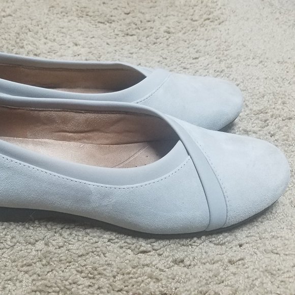 Clark's Unstructured Grey Suede Shoes - Picture 1 of 6